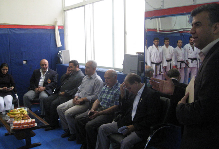 جلسه حضور اساتید در باشگاه آراباکس