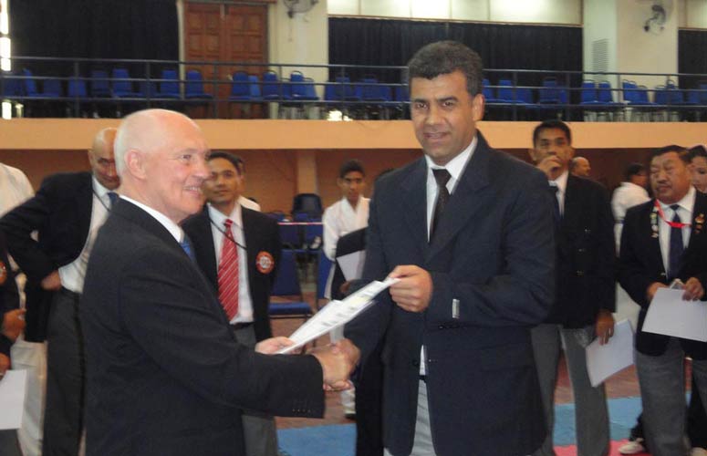 دریافت مدرک داوری بین المللی استاد شیهان پاشایی