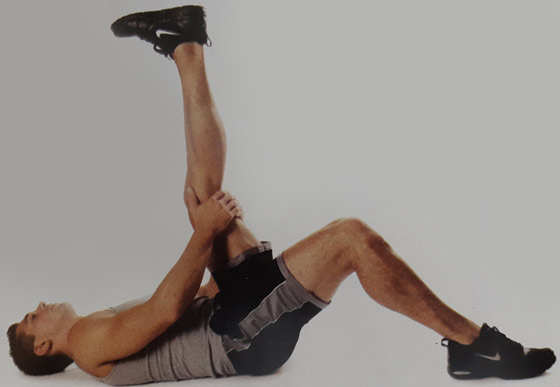 کشش عضلات همسترینگ 